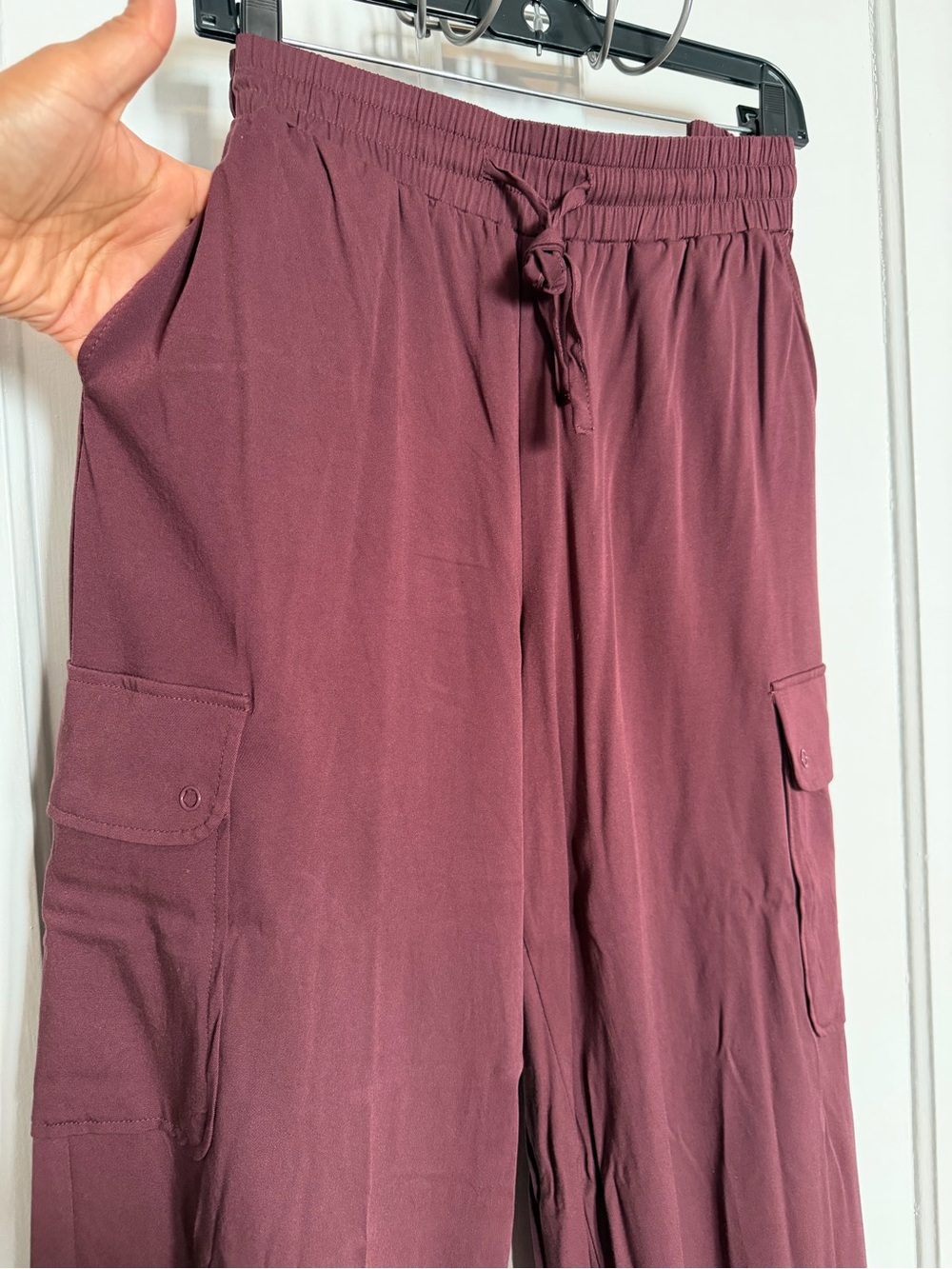 Torrid EUC Size 1 Regular Women's Wide-Leg Cargo Pants in Burgundy - Picture 4 of 5